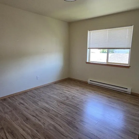 113 E Riggs St — Photo 6