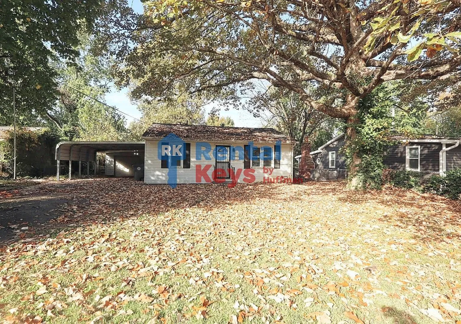Three Bedroom House | Garage — Photo 2