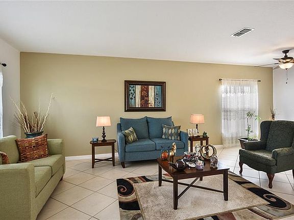 3rd image of 3418 Waterfront Dr