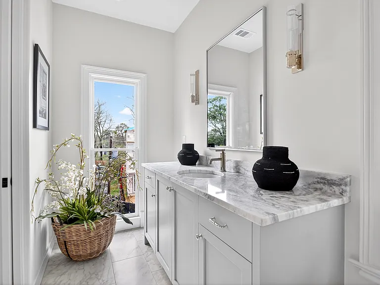 100 Sheridan Dr NE — Photo 10