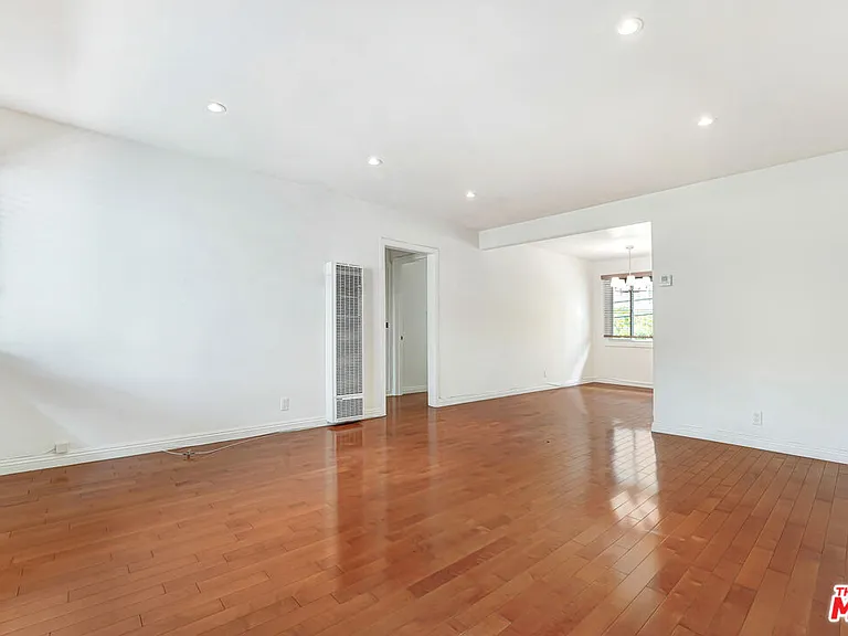 1219 N Crescent Heights Blvd #C — Photo 2