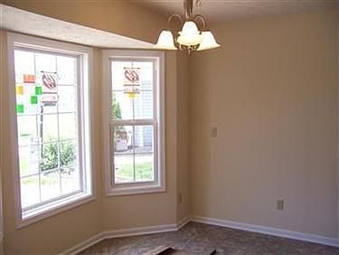 3rd image of 16781 Foxhall Ln