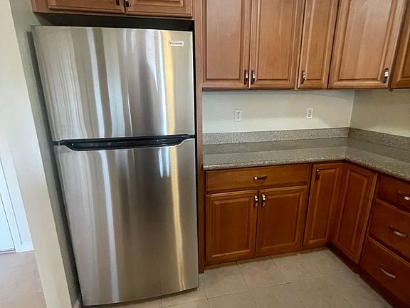 3rd image of 410-418 7th St #303