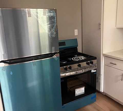 4th image of 10440 Downey Ave #B