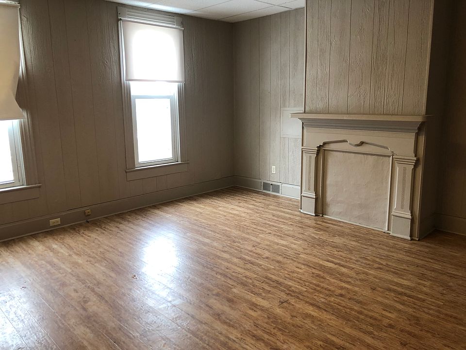 1st image of 132 E Main St