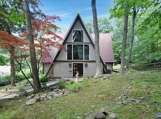 33 Stonybrook Rd, Tenafly, NJ 07670