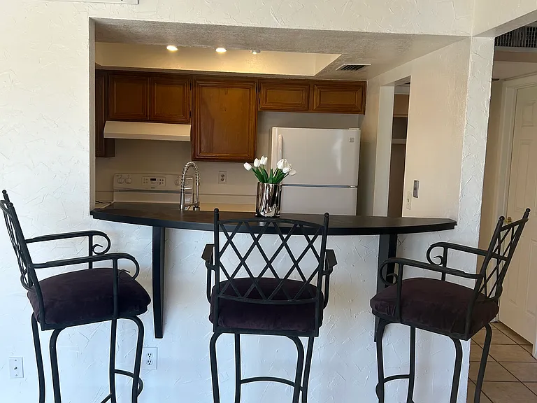 726 E Villa Dr #II — Photo 5