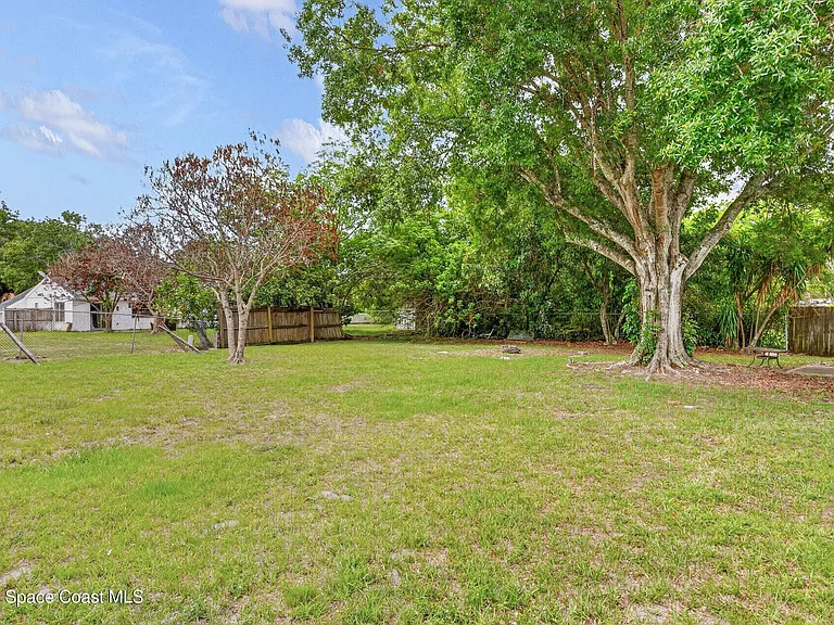 1265 Ethel Cir NE — Photo 25