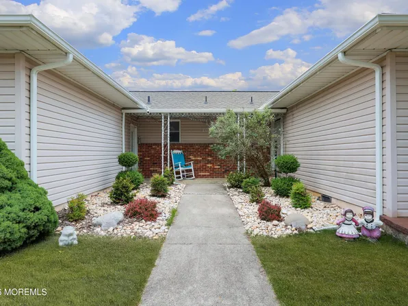 201 Bonaire Drive, Toms River, NJ 08757