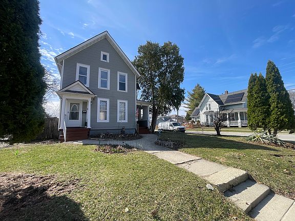 4th image of 133 Oak St