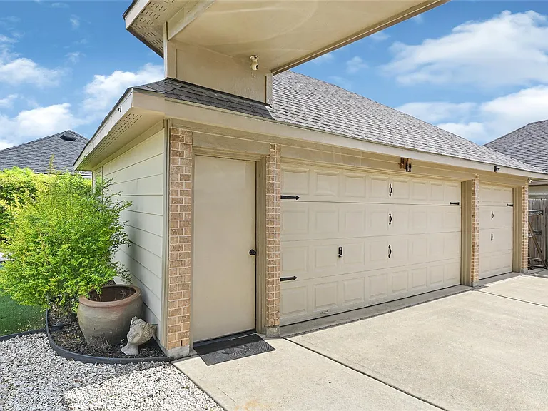 28214 Churchill Ct — Photo 37