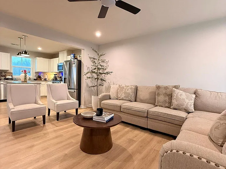 14 Snickers Ct — Photo 5