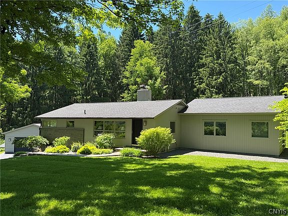 3rd image of 2729 W Hill Rd