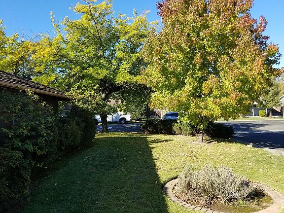 5th image of 2600 Park Hills Dr