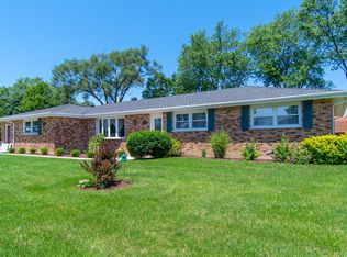 871 E Francis Rd, New Lenox, IL 60451