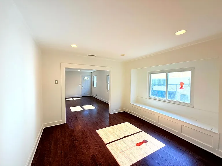 4447 Lockwood Ave — Photo 15