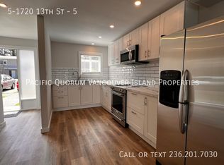 5-1720 13th St #5, Courtenay, BC V9N8Y6