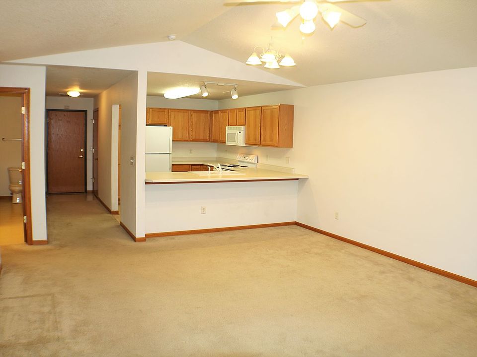 8 Green Mountain Drive Apartment Rentals Iowa City, IA Zillow