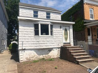 17 White St, Staten Island, NY 10305