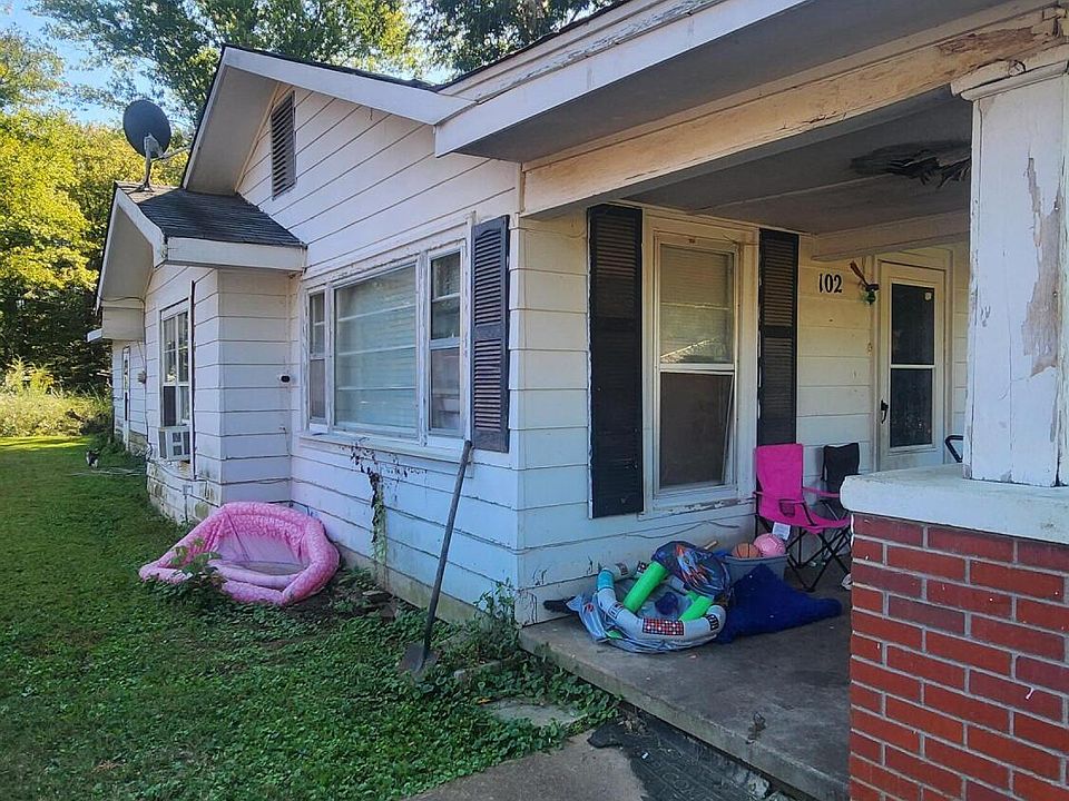 2nd image of 102 Rhea St