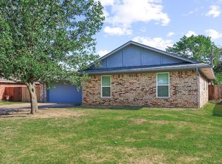 2715 Regal Dr, Denison, TX 75020