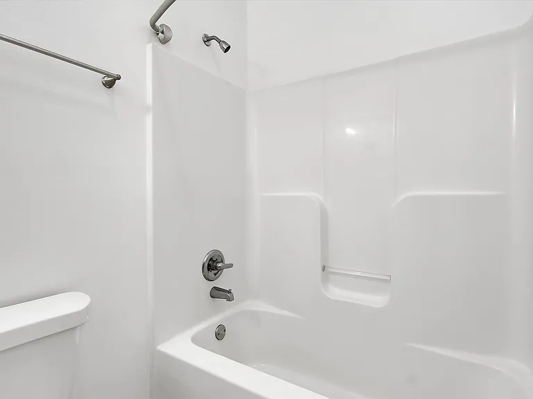 Tiny Apartment Rentals — Photo 32