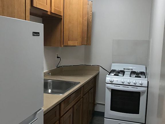 3rd image of 124A Central Ave APT 25
