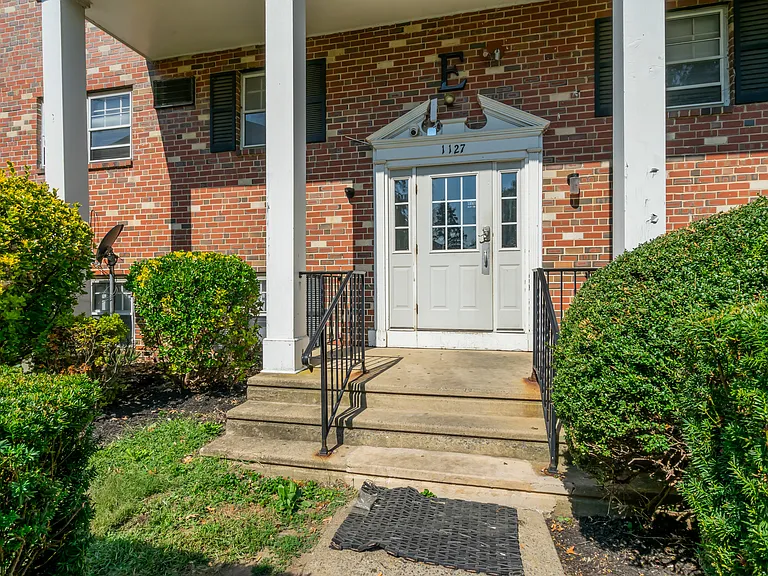 Lancaster Court Apartments — Photo 31
