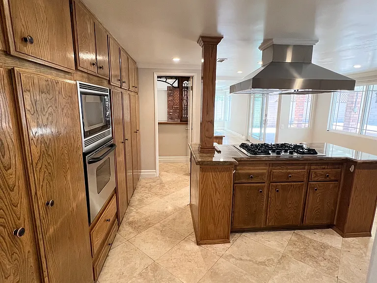 17141 Green Ln — Photo 9
