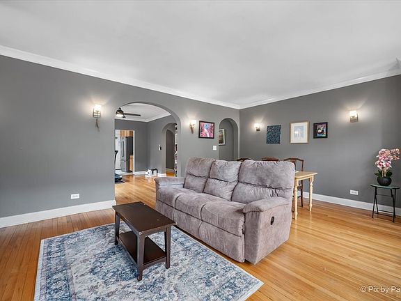 4th image of 1536 W Fargo Ave APT 1S