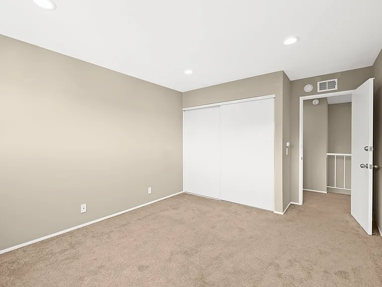 12110 Bowmore Ave — Photo 15