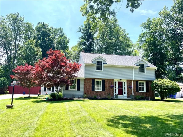 197 Hi View Ter, West Seneca, NY 14224