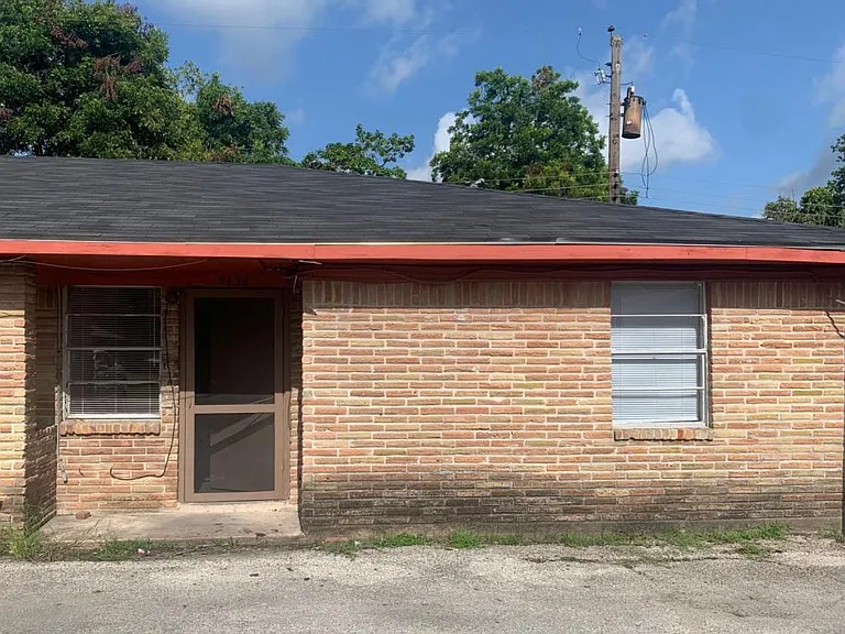 5440 Makeig St — Photo 1