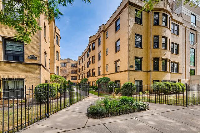 1st image of 4613 N Paulina St APT 2B