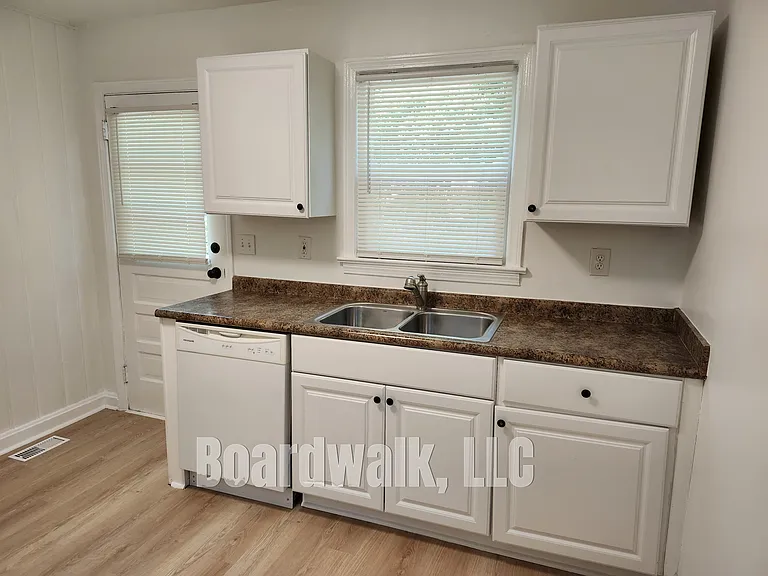 26 Orlando Ave — Photo 6