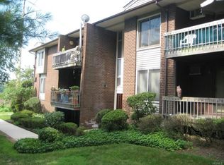 64 Country Club Ln, Pomona, NY 10970