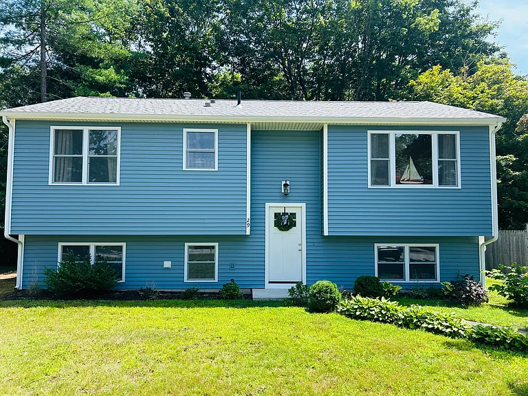 29 Woodsia Rd — Photo 1