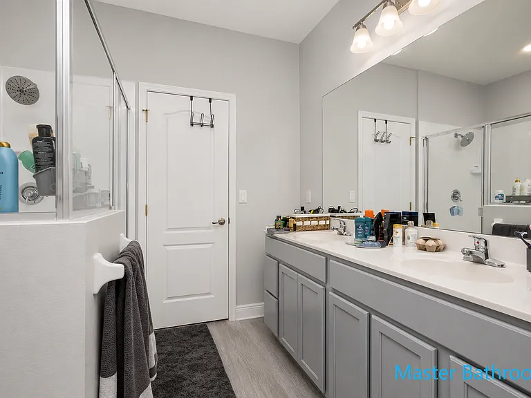1040 Venetian Dr #201 — Photo 11