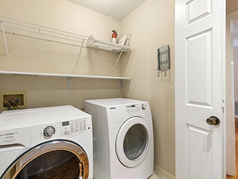 22 Country Club Dr — Photo 25