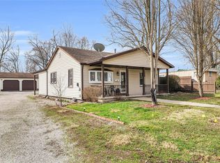 318 W Garfield St, Paris, IL 61944