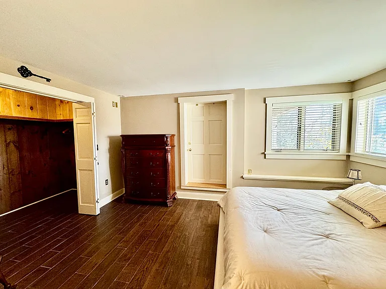 315 Bayview St — Photo 63