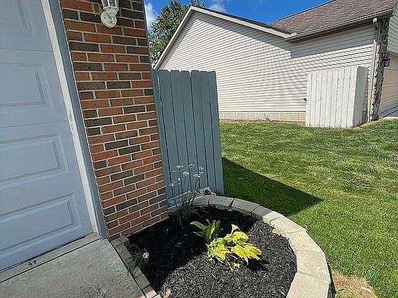 3rd image of 1635 Carolina Dr