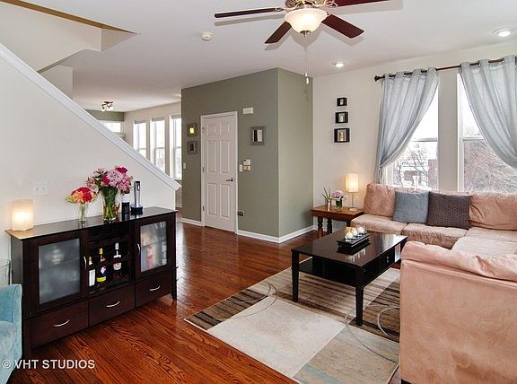3rd image of 601 Grove Ln