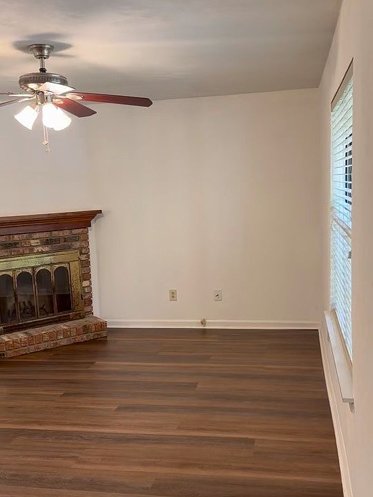 2nd image of 104 Parkbrook Cir