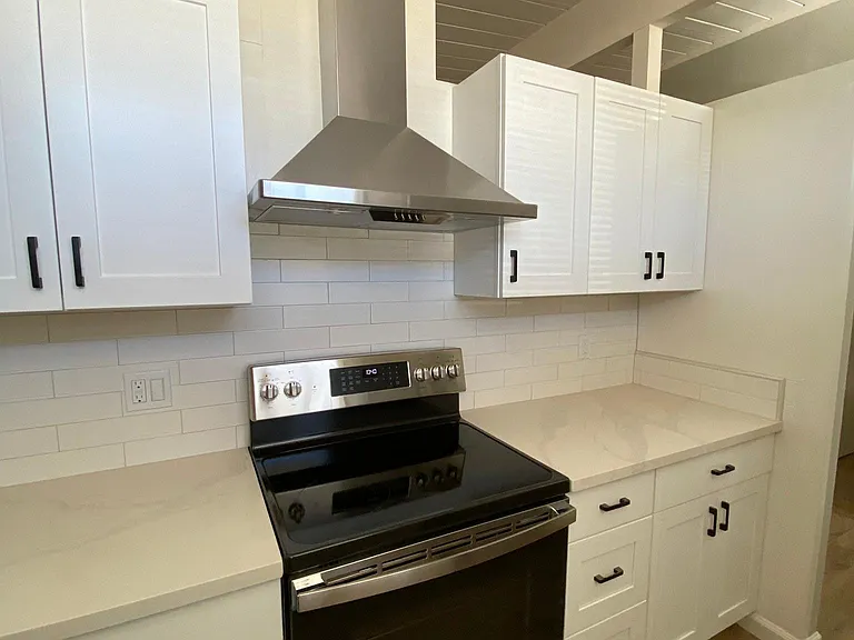 Eleanor Dr — Photo 1