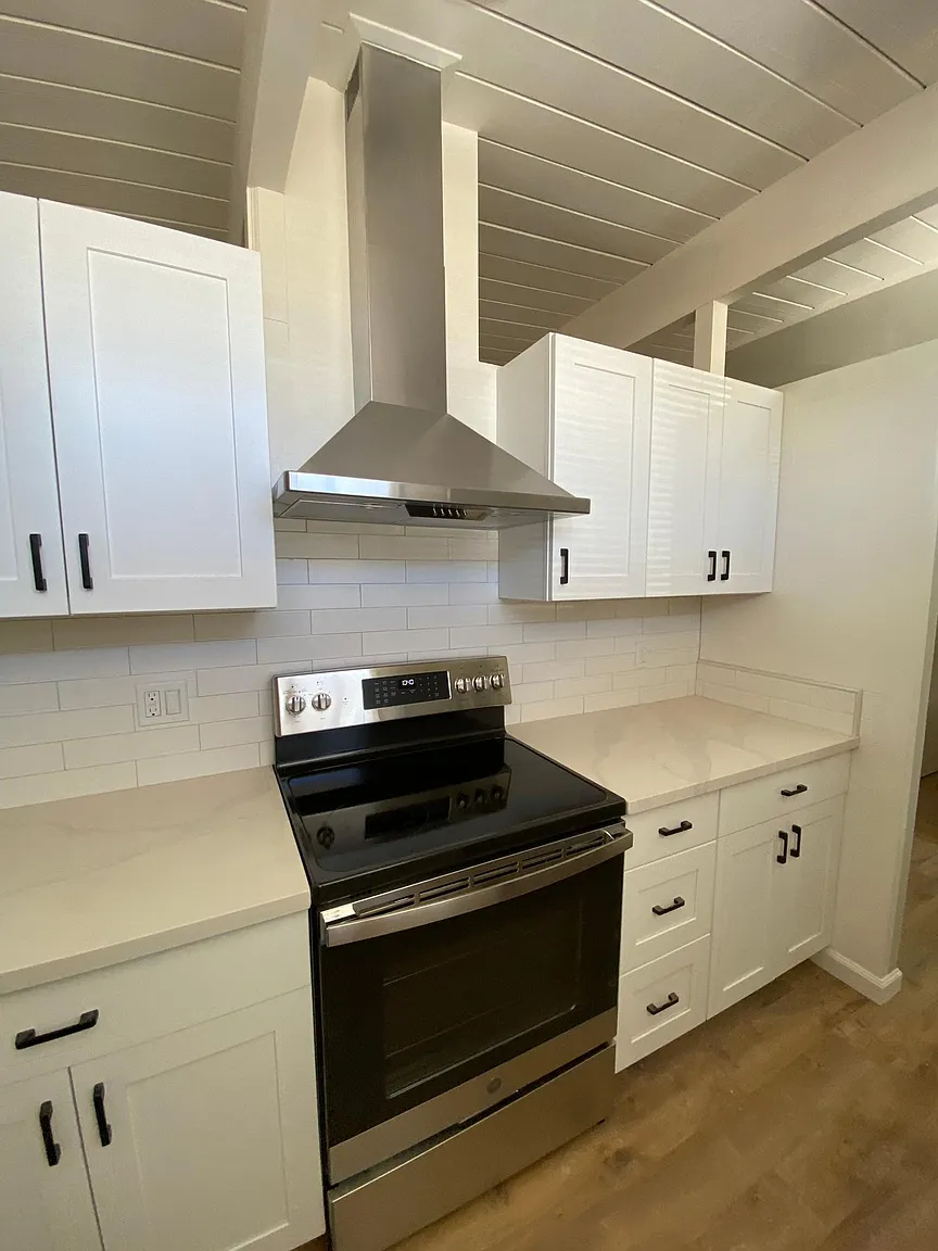 1706 Eleanor Dr photo 1