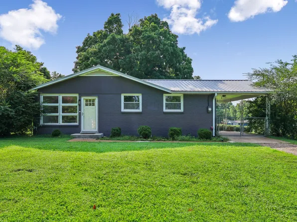 2002 Battleground Dr, Murfreesboro, TN 37129