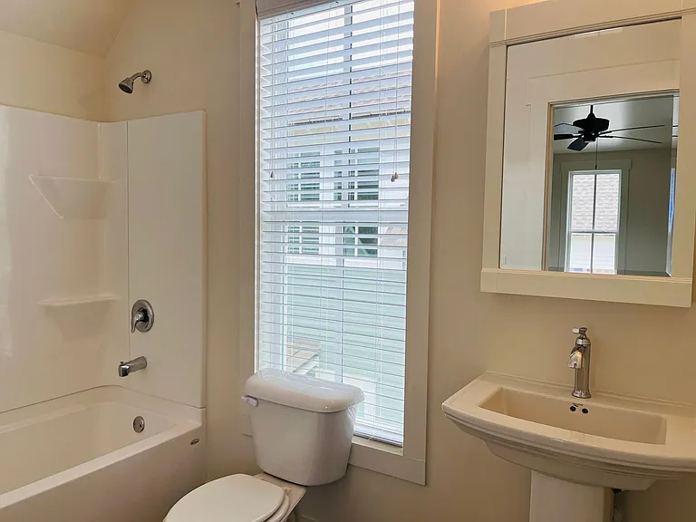 705 Jefferson St — Photo 27