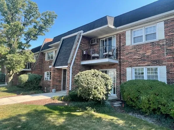 2415 Ogden Ave APT 12, Downers Grove, IL 60515