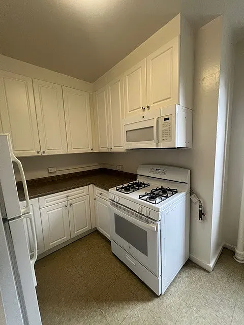 1 bed, 1.0 bath, $1,850 — Photo 4